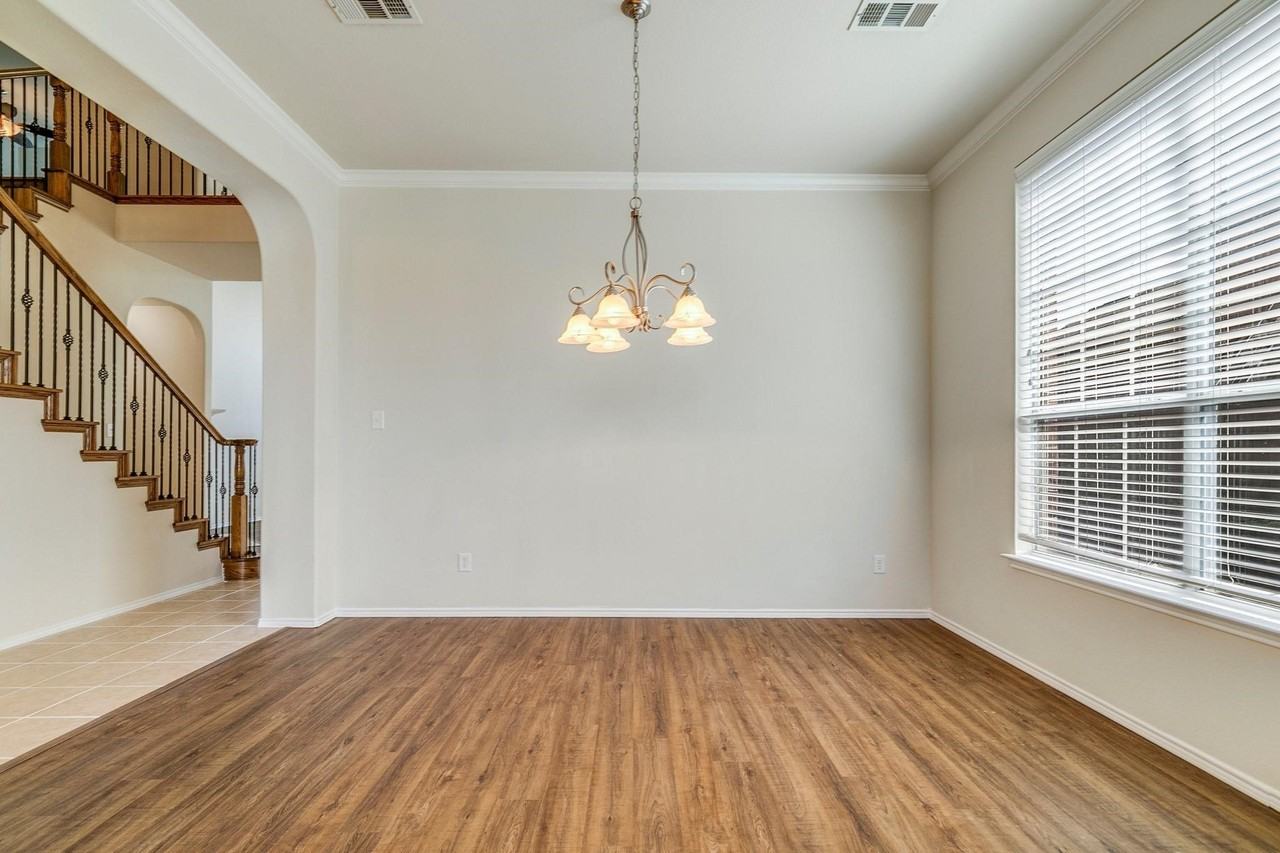 11570 Beeville Dr - Photo 5 of 38