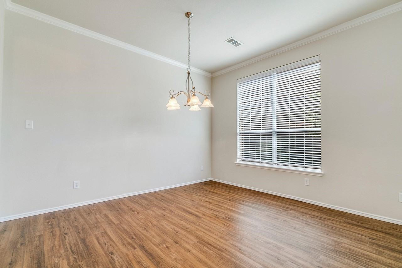 11570 Beeville Dr - Photo 6 of 38