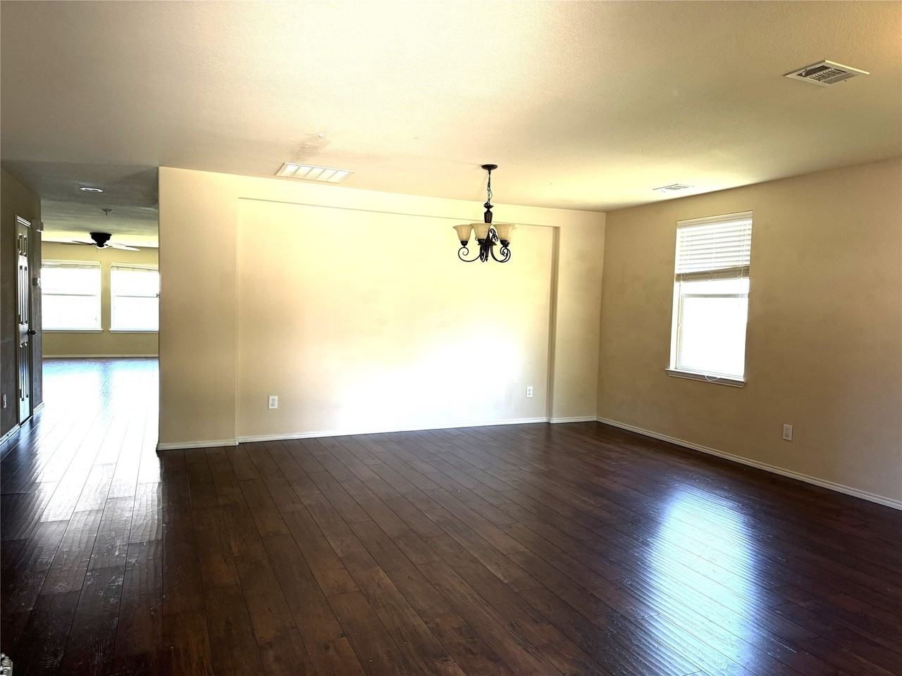 10775 Midway Dr - Photo 3 of 20