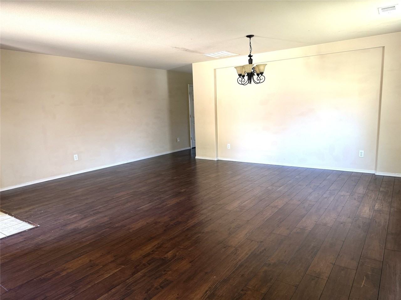 10775 Midway Dr - Photo 4 of 20