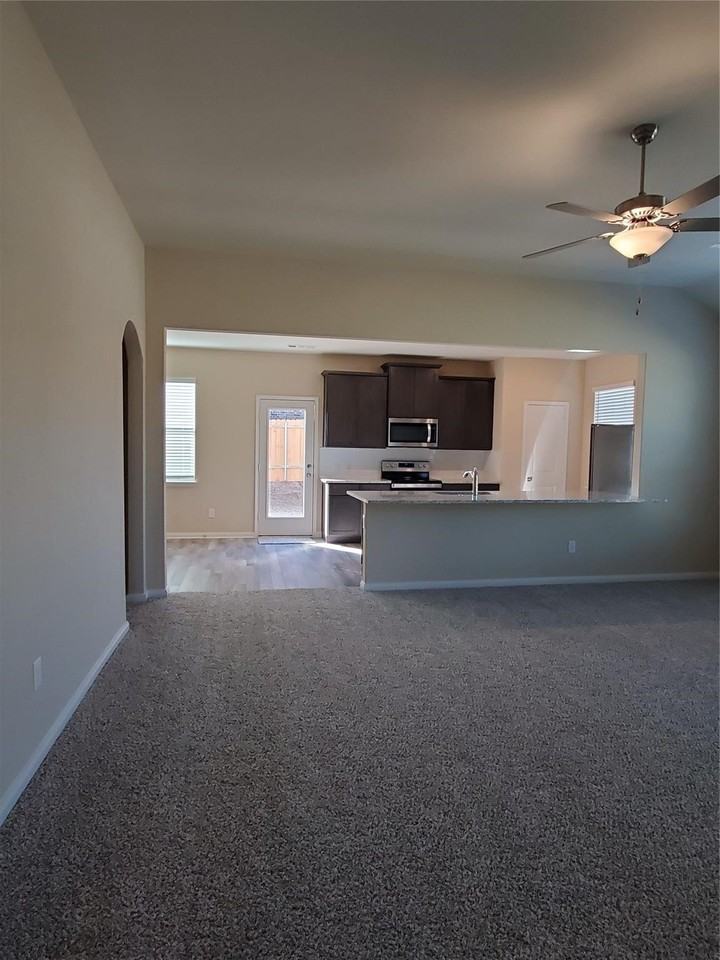 1911 Lilac Dr - Photo 5 of 16