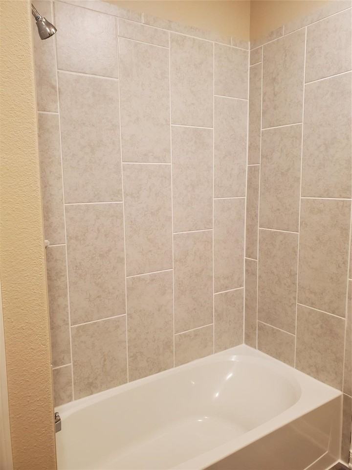 1911 Lilac Dr - Photo 6 of 16