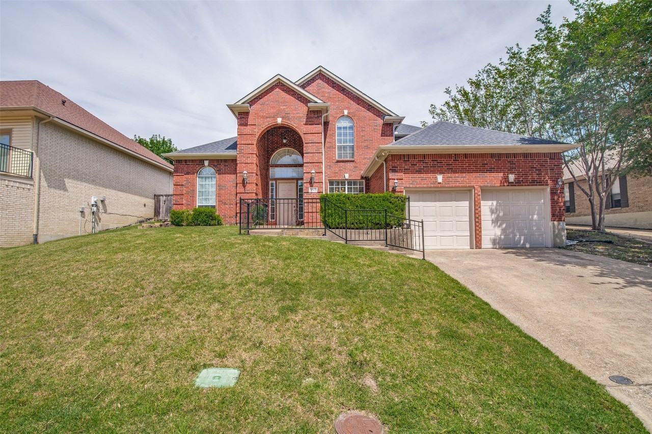 5805 Yacht Club Dr - Photo 2 of 24