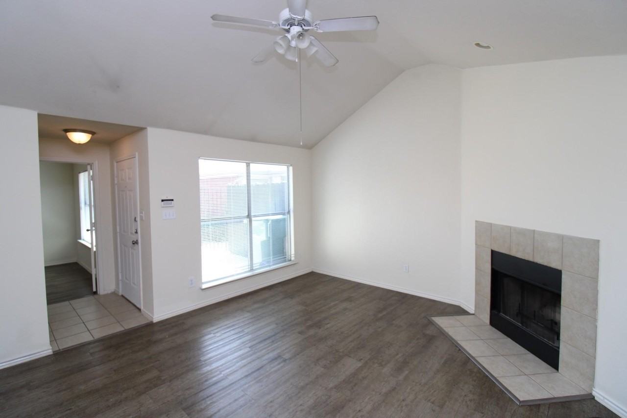 1105 Weston Dr - Photo 6 of 15
