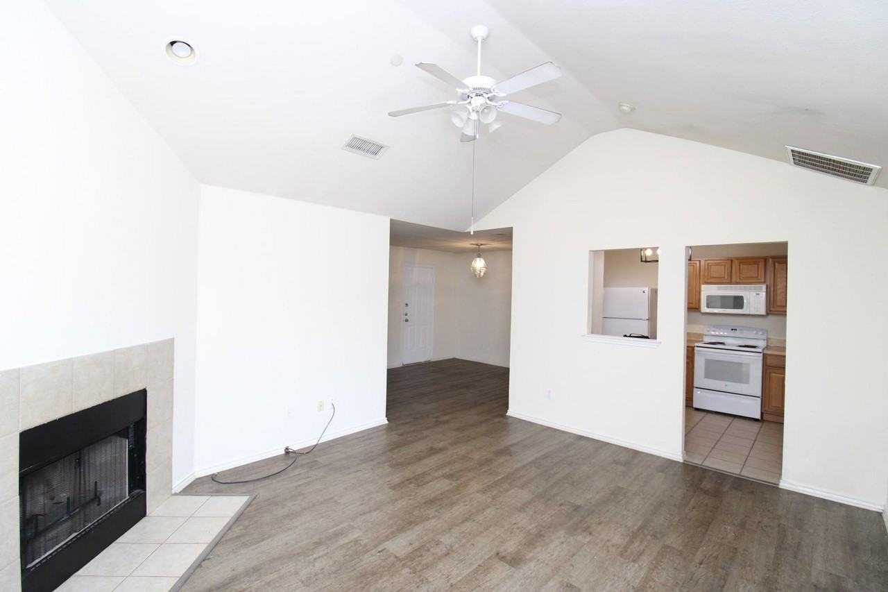 1105 Weston Dr - Photo 7 of 15