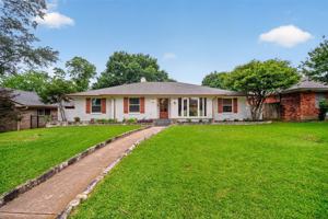 featured image of 9660 Timberleaf Dr