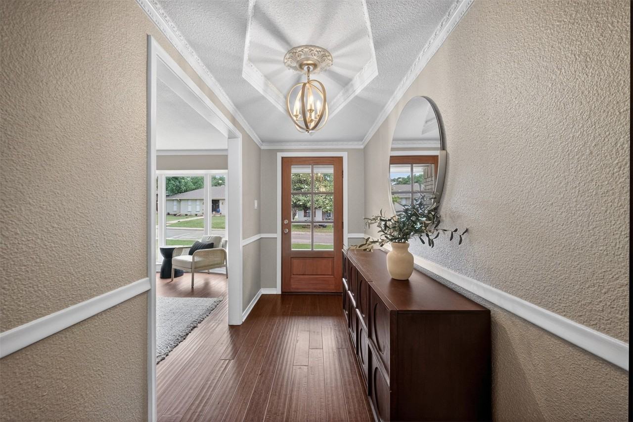 9660 Timberleaf Dr - Photo 3 of 40