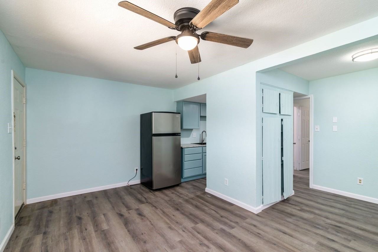 811 S Mesquite St #02 - Photo 2 of 8