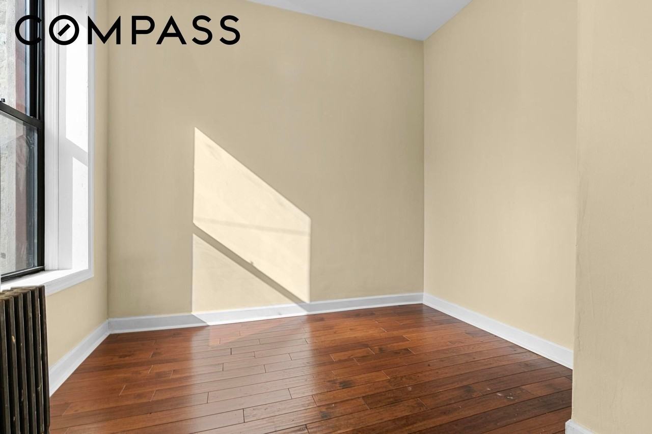 1328 Herkimer St #1 - Photo 7 of 9