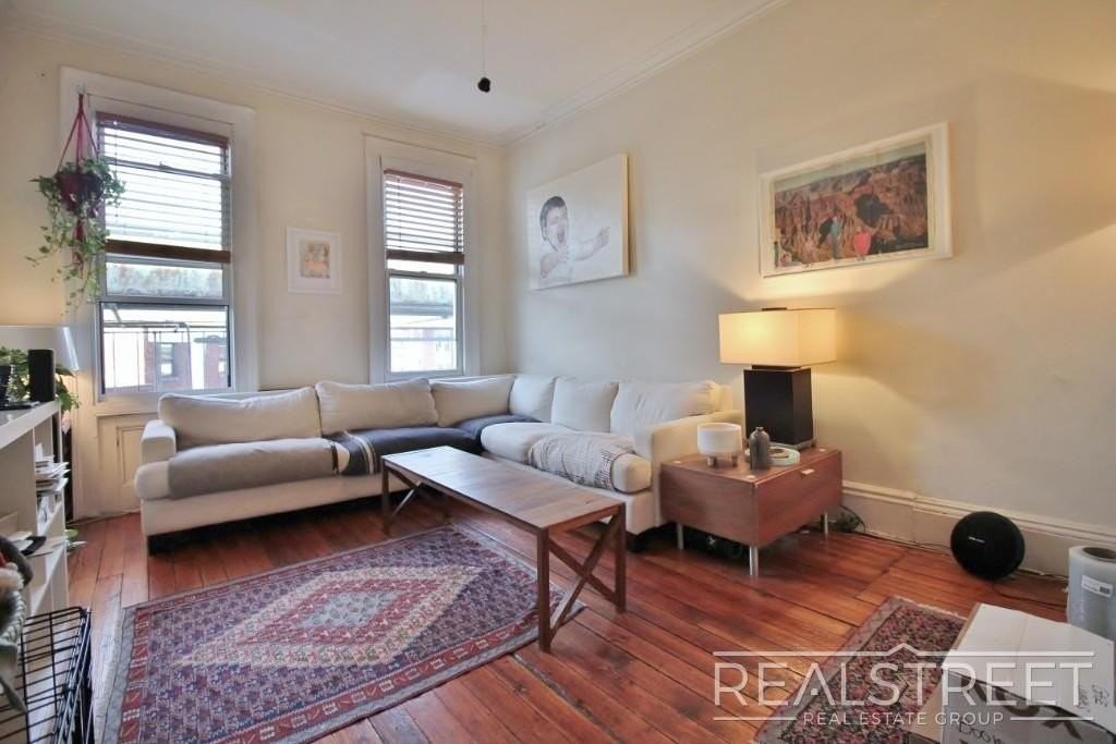 1154 Myrtle Ave #3L - Photo 2 of 8