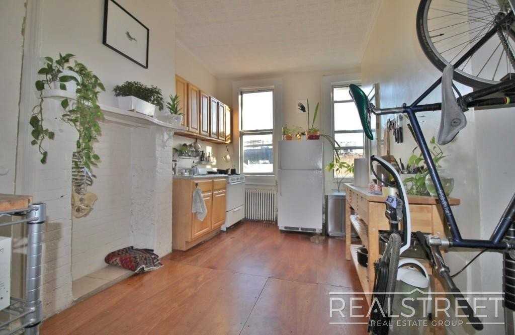 1154 Myrtle Ave #3L - Photo 3 of 8