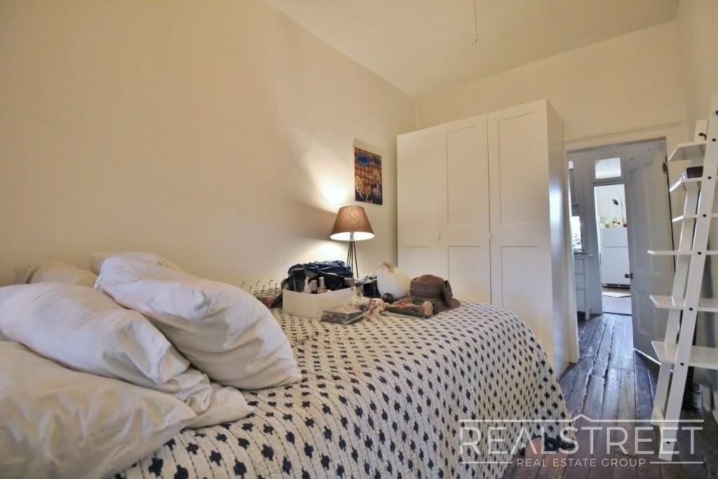 1154 Myrtle Ave #3L - Photo 6 of 8