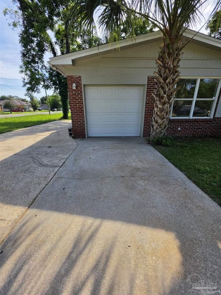3131 N 10th Ave - Photo 3 of 19