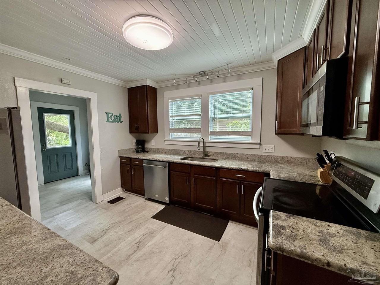 2624 W Desoto St #A - Photo 4 of 26