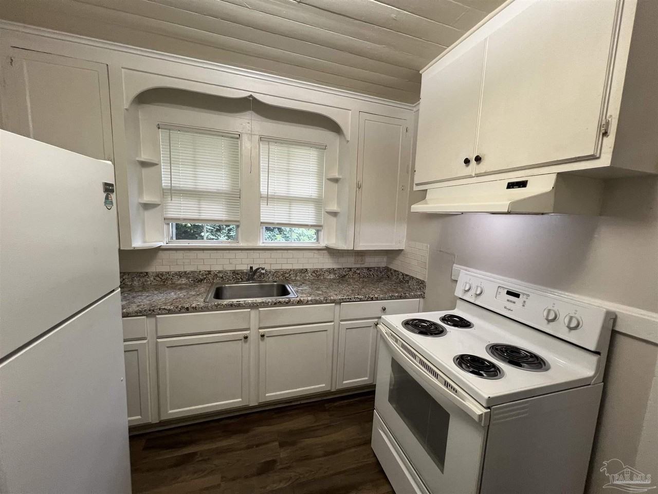 3104 W Gadsden St - Photo 6 of 20