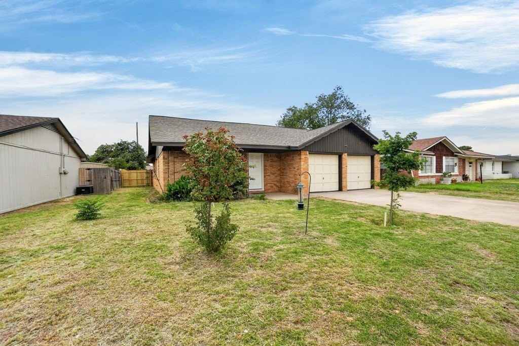 4427 Leddy Dr - Photo 4 of 41