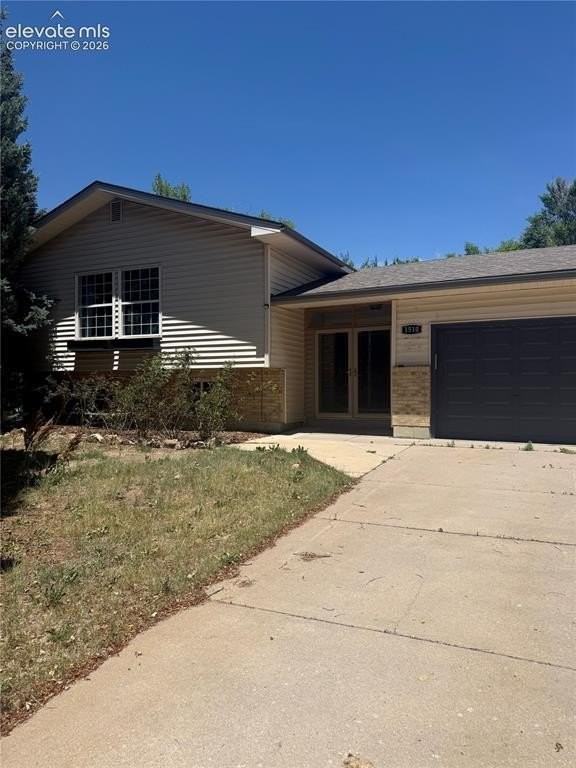 1510 Terra Vista Ln - Photo 2 of 21