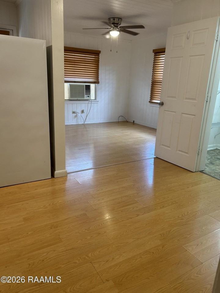 203 Armand St - Photo 2 of 7