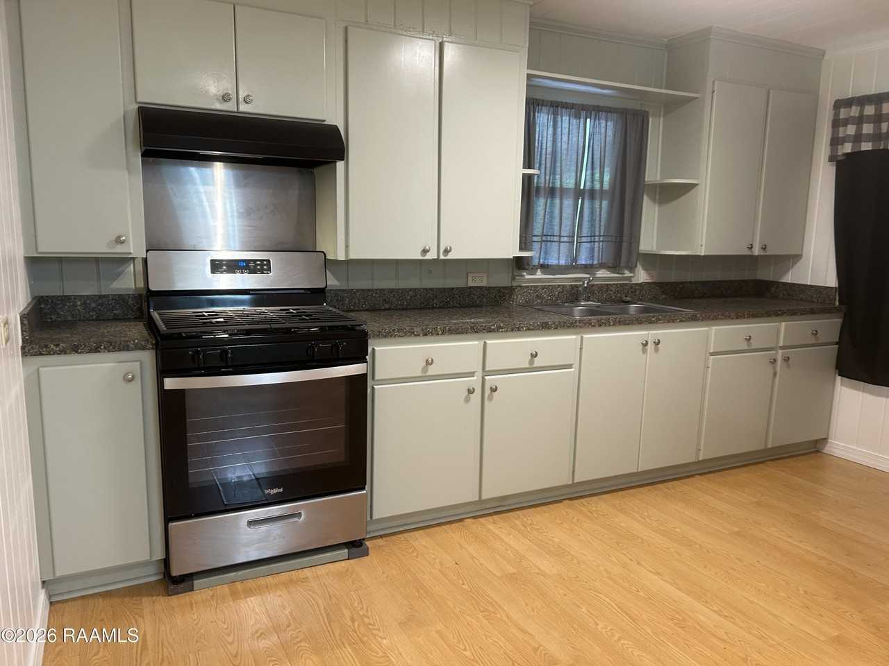 203 Armand St - Photo 3 of 7