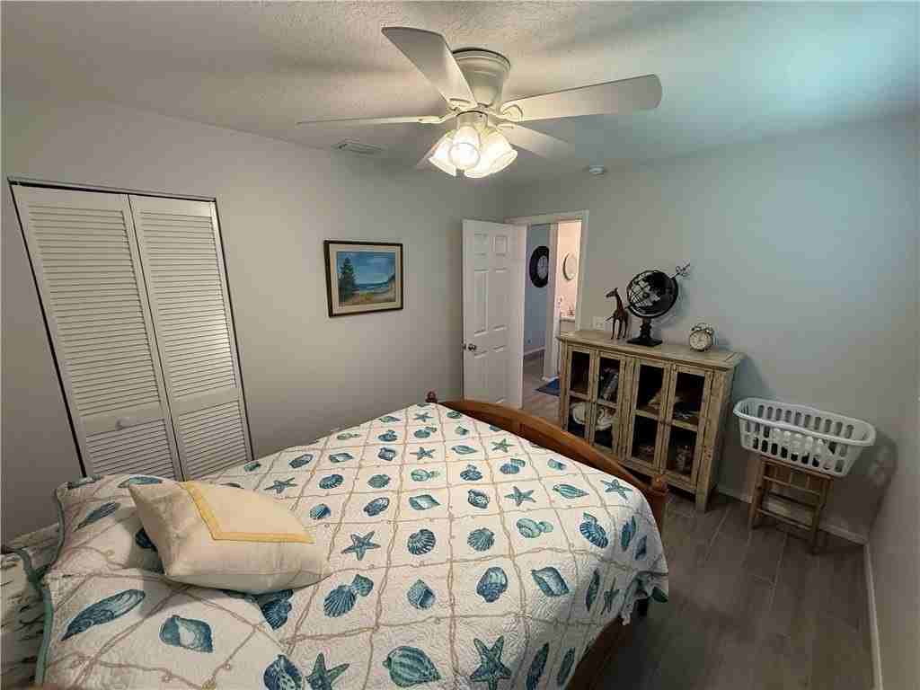 1625 1st St - Photo 5 of 32