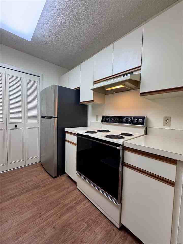37 Plantation Dr #206 - Photo 4 of 33