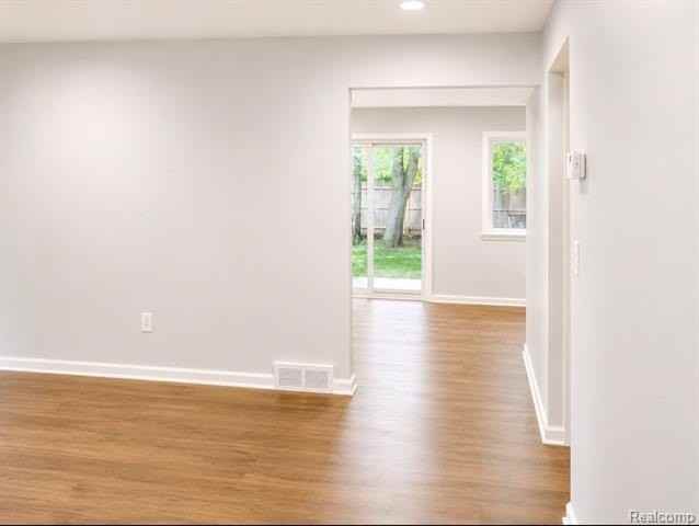 211 Hacker St - Photo 6 of 26
