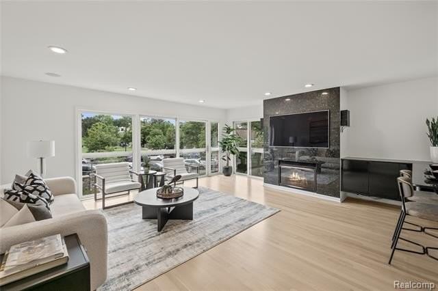 511 Brookside Ave - Photo 3 of 28