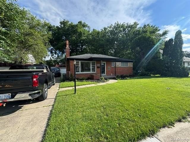 31417 Marquette St - Photo 2 of 15