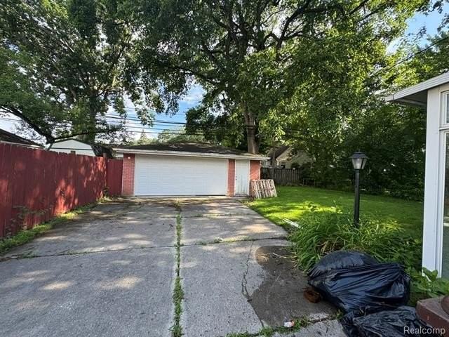 31417 Marquette St - Photo 3 of 15