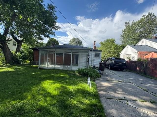 31417 Marquette St - Photo 4 of 15