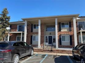 6157 Orchard Lake Rd Apt 201 - Photo 1 of 1