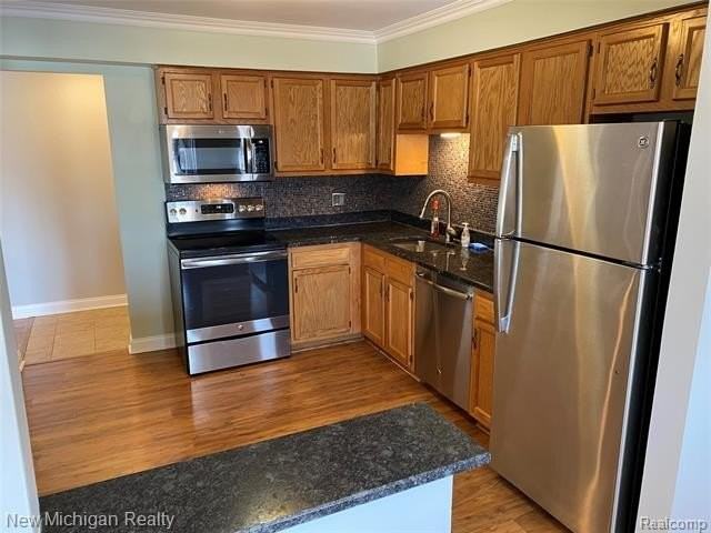 6157 Orchard Lake Rd Apt 201 - Photo 6 of 25