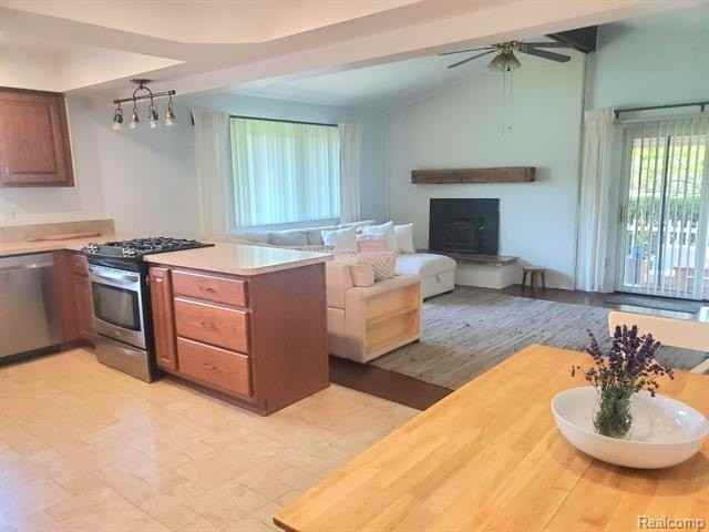 37515 Agar Dr - Photo 4 of 24