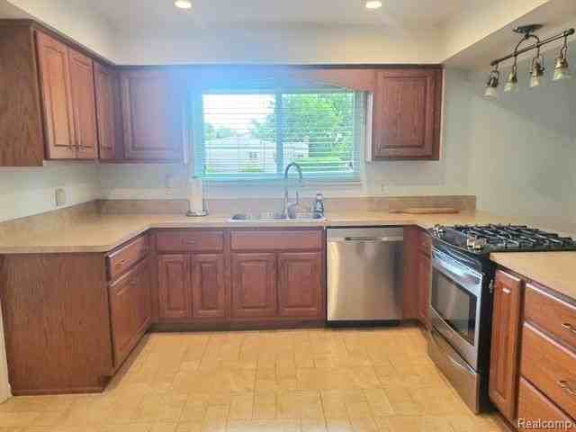 37515 Agar Dr - Photo 6 of 24