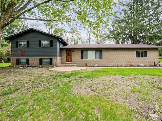 7580 Thornwood St - Photo 3 of 50