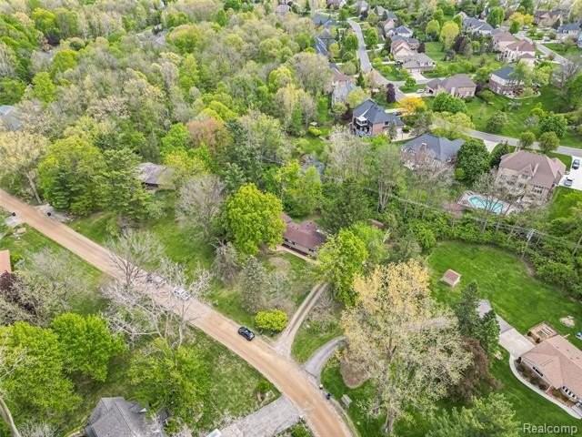 7580 Thornwood St - Photo 7 of 50