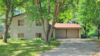 512 Nelson Ct - Photo 1 of 1