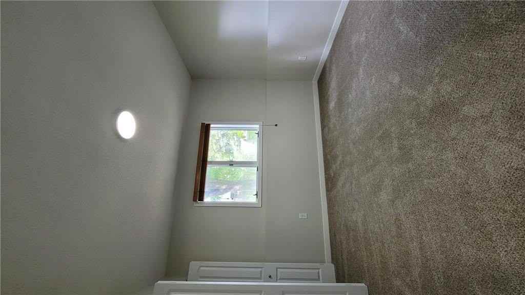 512 Nelson Ct - Photo 6 of 40
