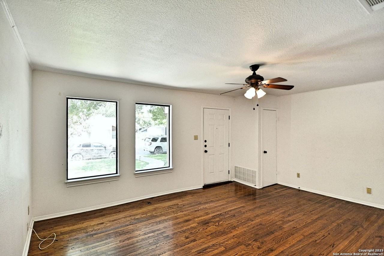 520 Avenue A - Photo 7 of 34