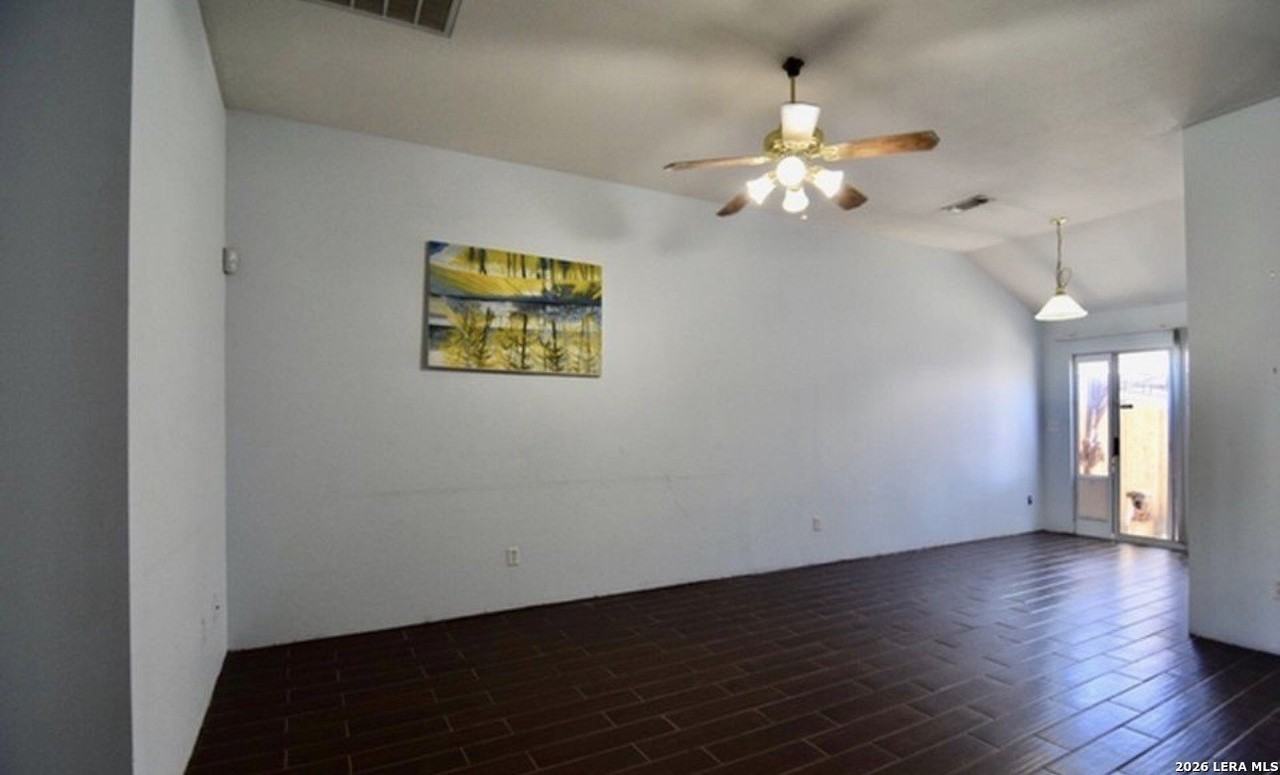 3040 Pine Valley Dr - Photo 4 of 5