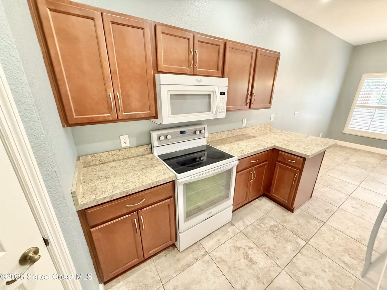 7968 Evelyn Ct - Photo 6 of 49