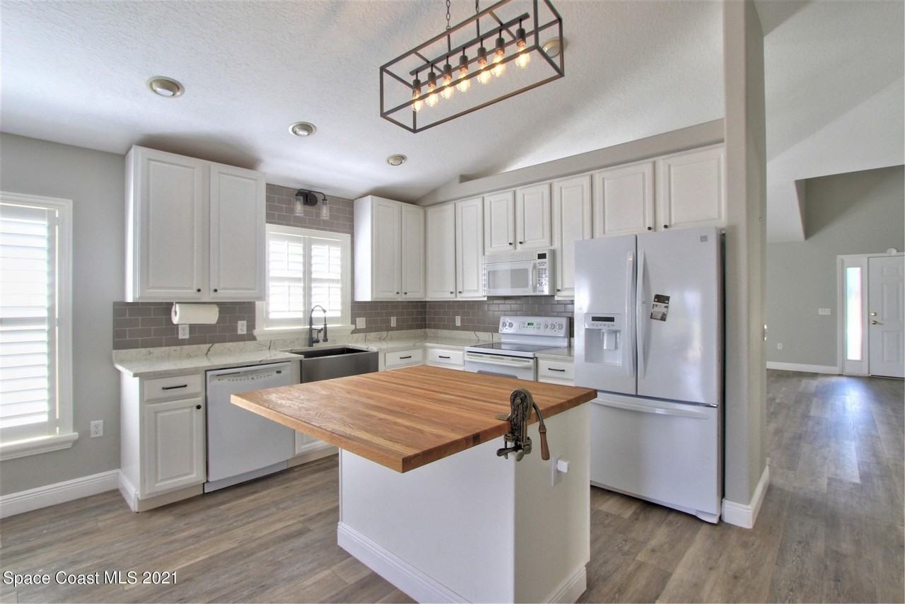 2906 Mondavi Dr - Photo 4 of 19