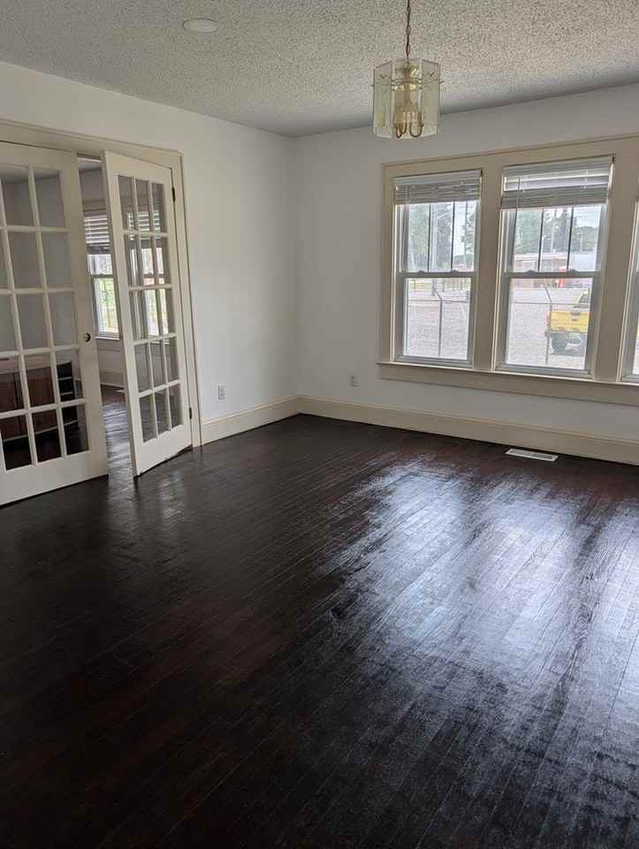 32533 Chincoteague Rd - Photo 2 of 14