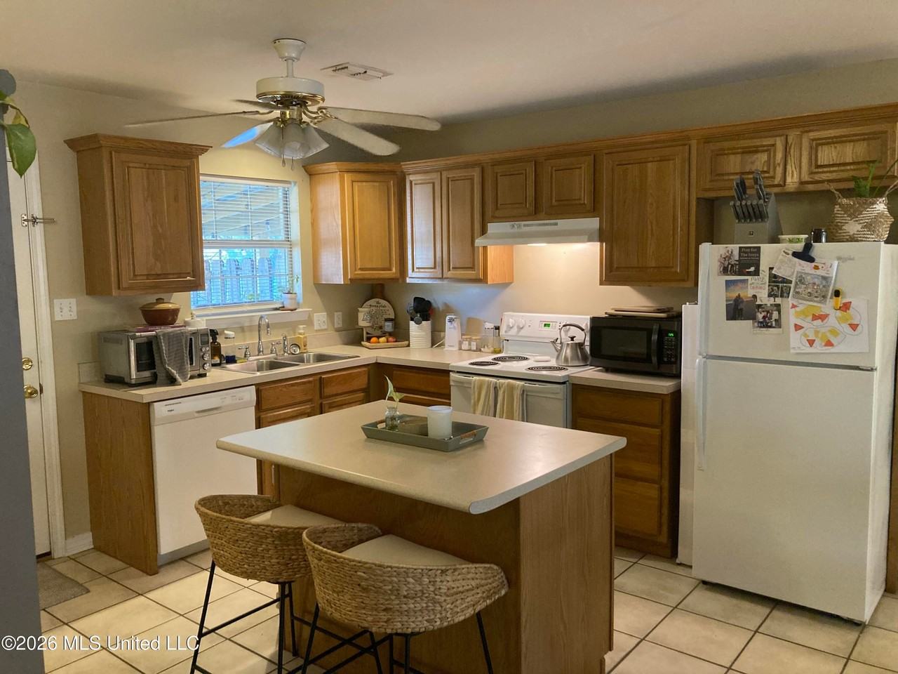 20061 Daugherty Rd - Photo 3 of 23
