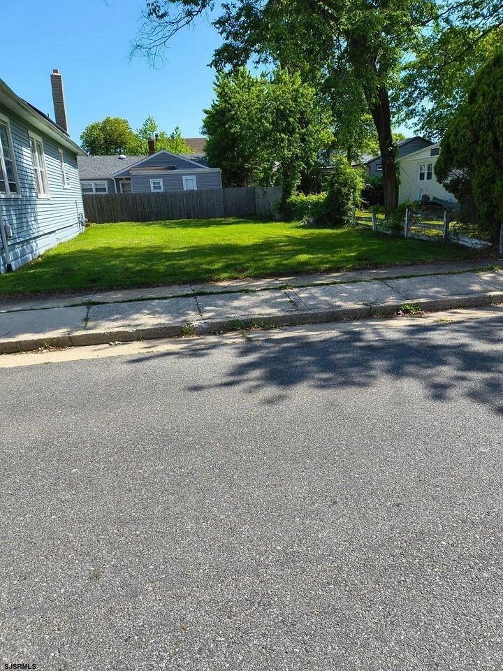 1523 N Arkansas Ave - Photo 2 of 12