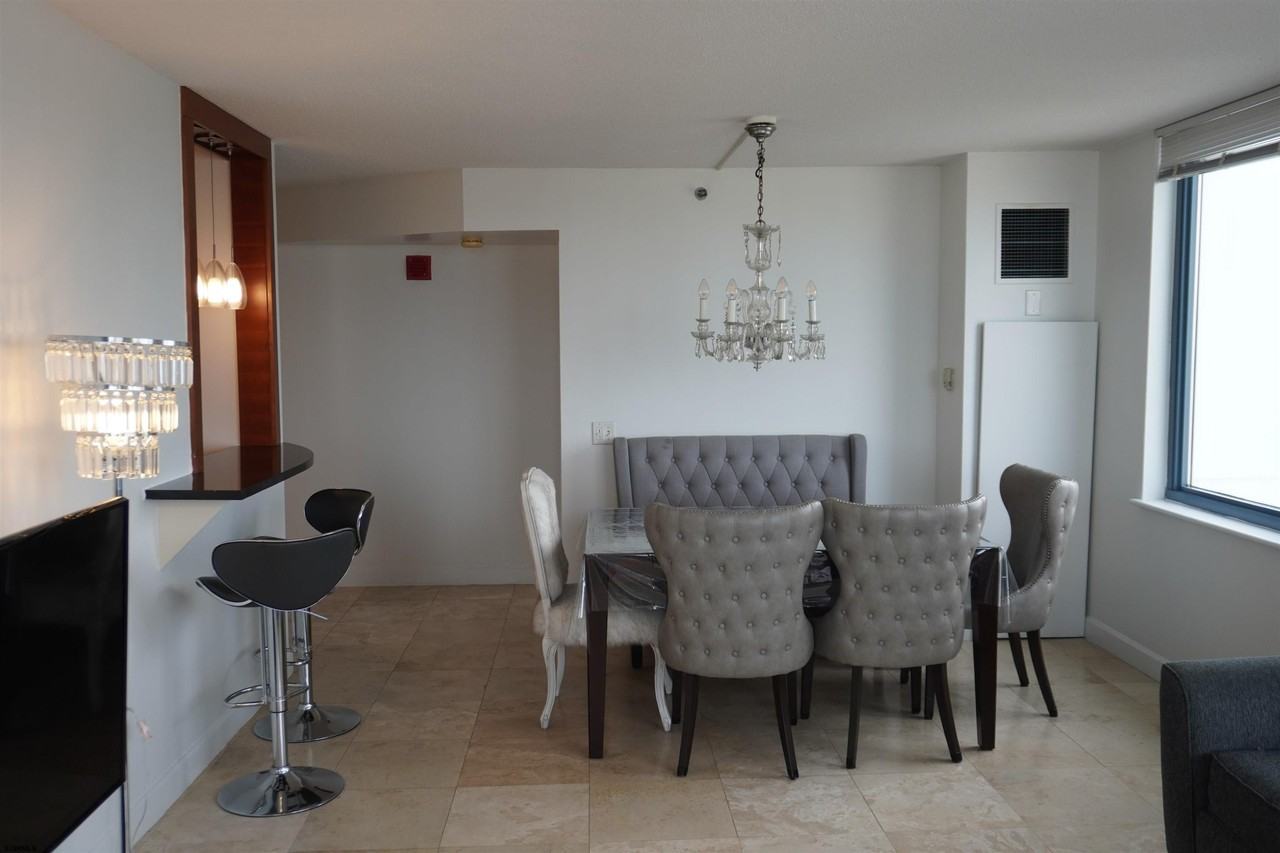 526 Pacific Ave #1707 - Photo 3 of 13