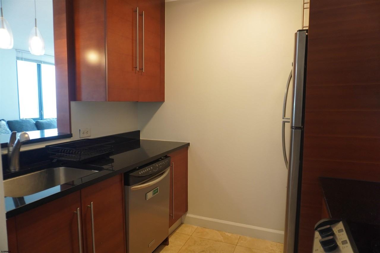 526 Pacific Ave #1707 - Photo 5 of 13