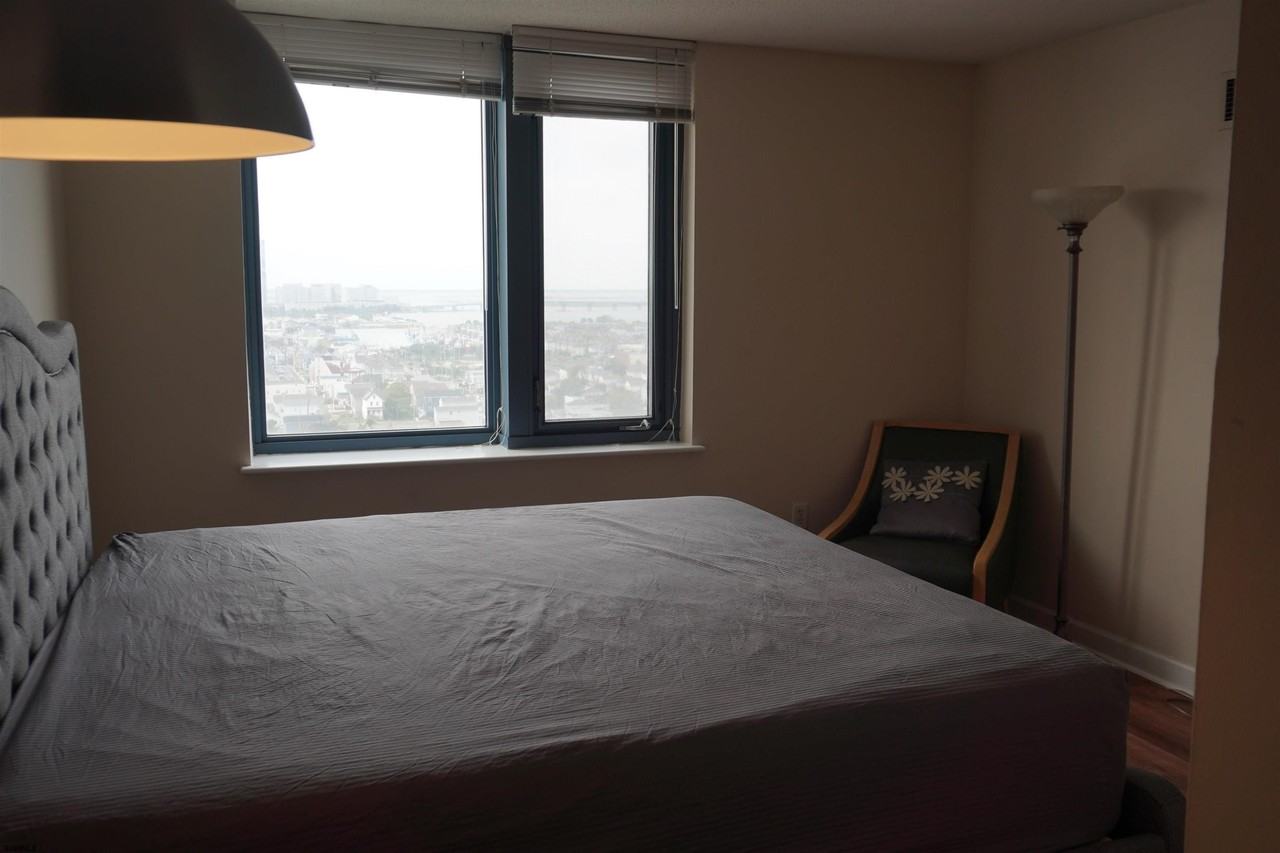526 Pacific Ave #1707 - Photo 7 of 13