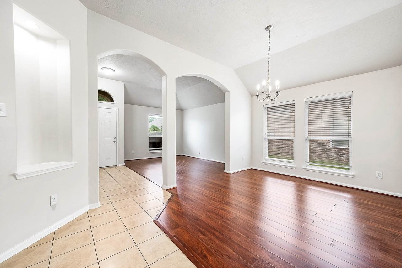 927 Hannah Falls Ln - Photo 6 of 31