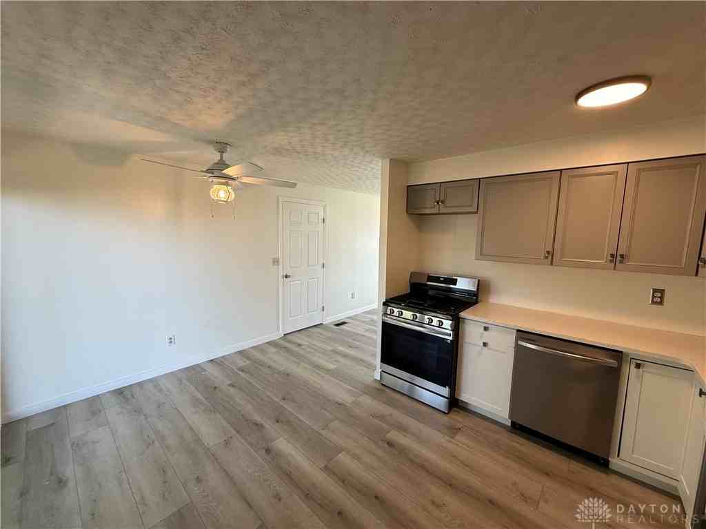 7619 Bassett Dr - Photo 5 of 17